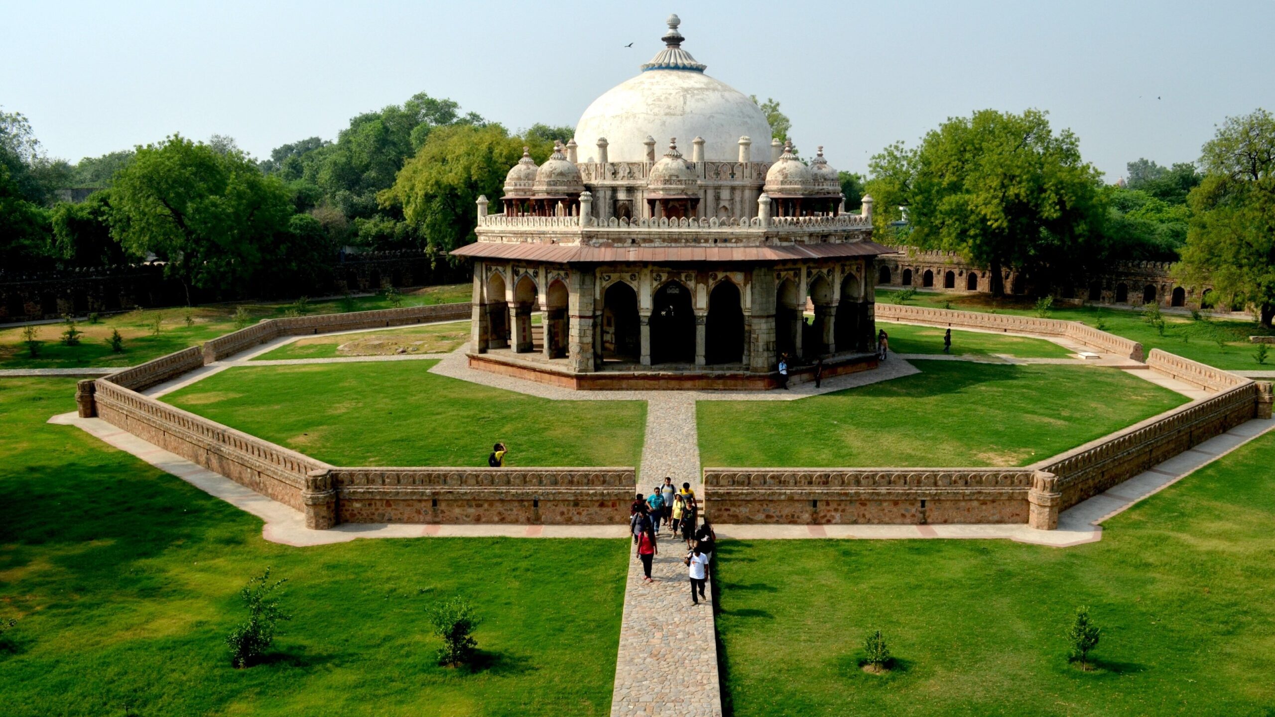 Isa_Khan_Tomb_from_Top